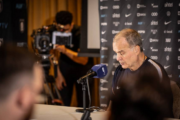Marcelo Bielsa confirma saída da Seleção Uruguaia depois da Copa