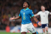 Endrick fala sobre a pressão da Copa do Mundo e busca pelo hexa