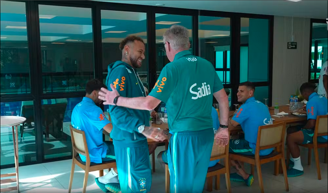Jogadores se apresentam e Seleção inicia preparação para copa em Teresópolis