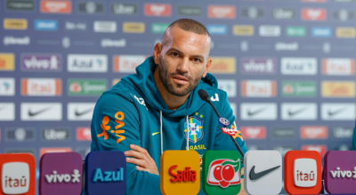 Weverton relembra ‘desmaio’ após convocação, celebra recomeço no Grêmio e destaca clima leve na Seleção