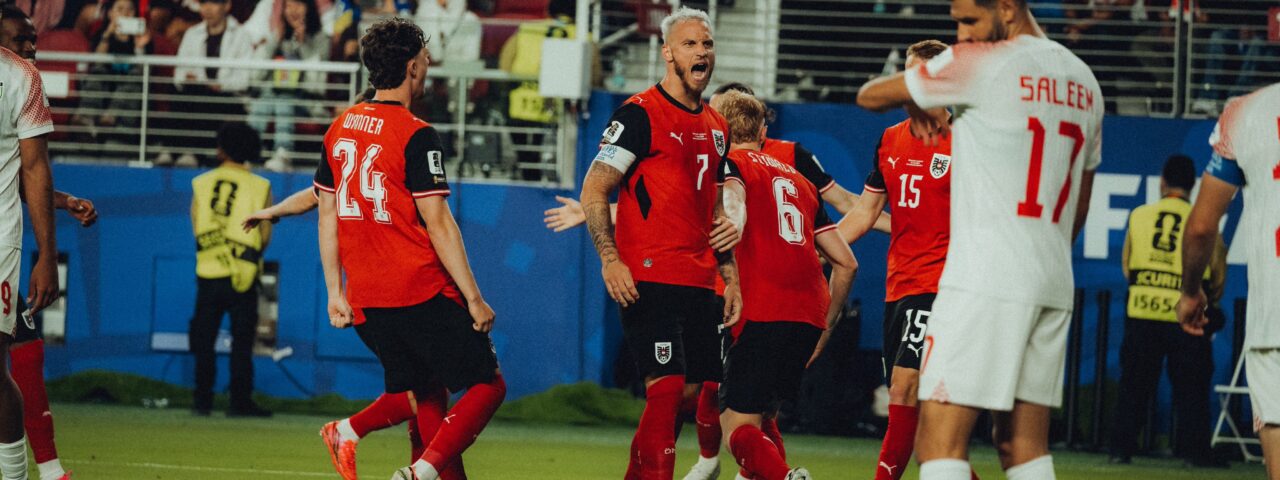Áustria vence Jordânia em estreia e divide liderança do Grupo J com a Argentina