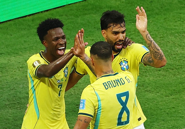 Brasil de Vini Jr. vence Escócia e faz a torcida acreditar