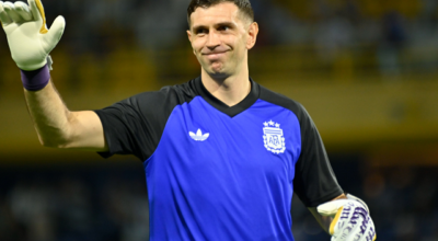 Dibu Martínez prevê final entre Argentina e Brasil na Copa