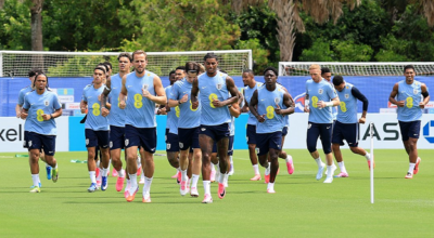 Jude Bellingham recebe a camisa 10 da seleção da Inglaterra