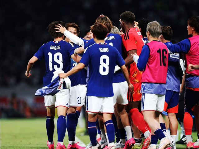 Japão aproveita nova regra de substituições e vence Islândia