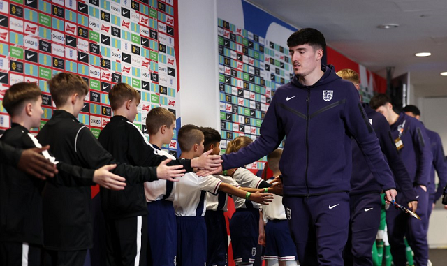 Lesão tira Tino Livramento da Copa e força mudança na seleção inglesa