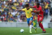 lucas paquetá é capaz de decidir com seu toque de meia clássico