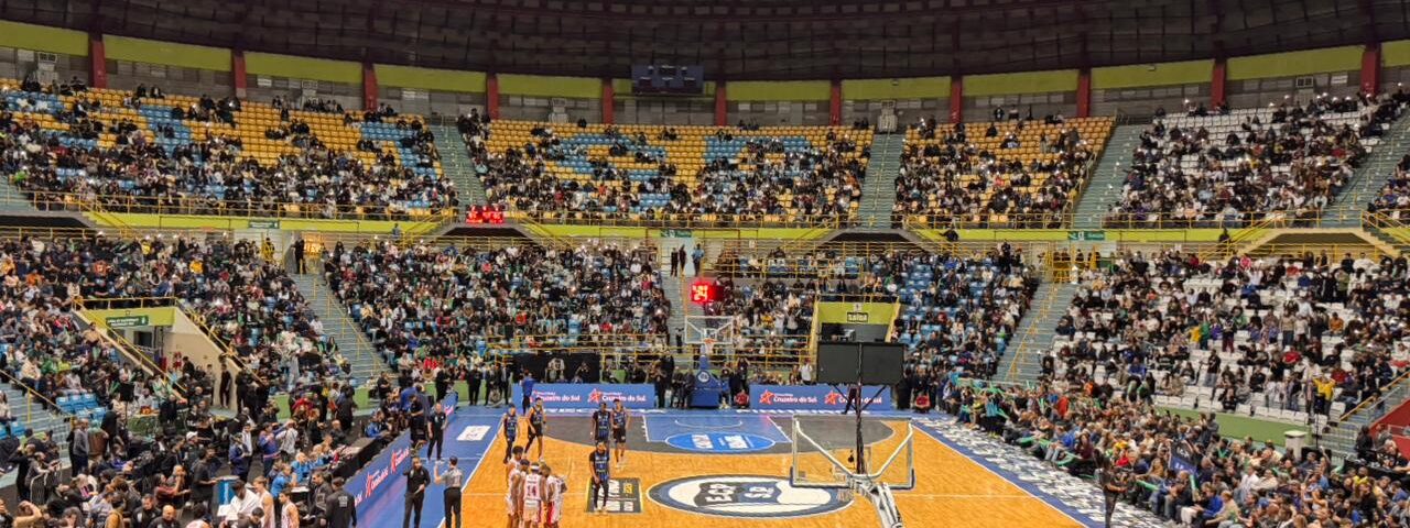 Pinheiros vence Franca em jogo três e mantém viva a final do NBB