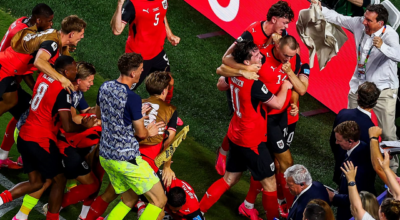 Áustria busca empate nos acréscimos COM aRGÉLIA, AS DUAS EQUIPES AVANÇAM E eliminaM o Irã