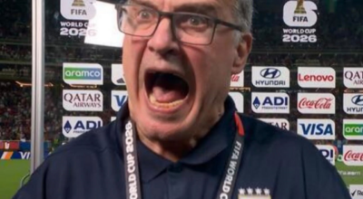 Bielsa perde a paciência depois de eliminação e protagoniza momento tenso com jornalista