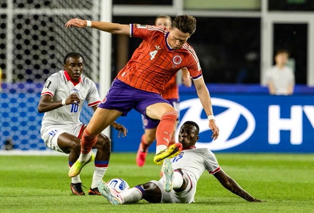 Escócia segura Haiti, vence na estreia e assume liderança do Grupo C