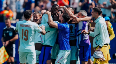 França goleia Noruega, confirma liderança e chega embalada ao mata-mata da Copa