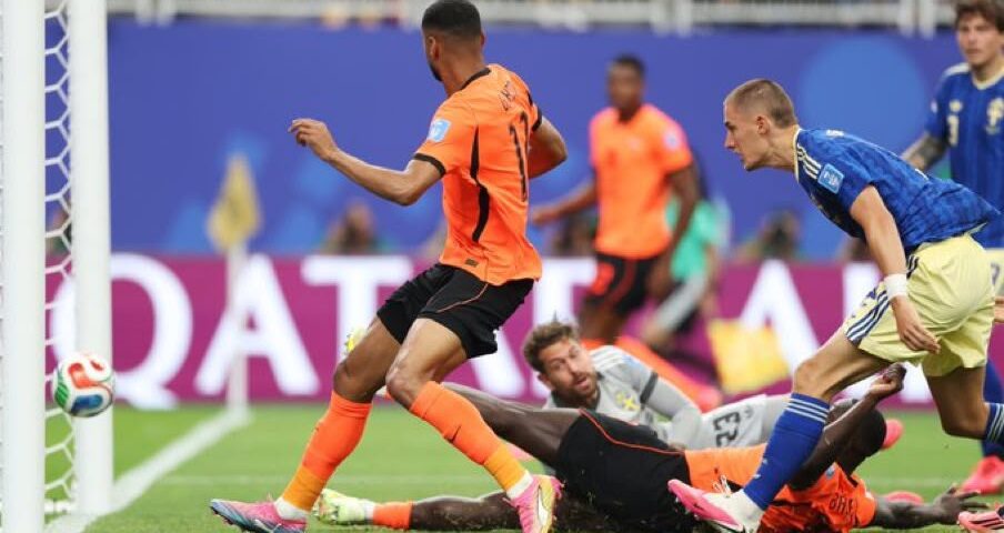 Holanda atropela a Suécia e garante vaga no mata-mata da Copa do Mundo