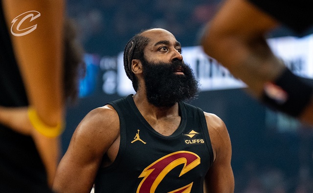 Astro da NBA é preso por porte ilegal de arma nos Estados Unidos