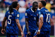França goleia Iraque em jogo que durou mais de quatro horas