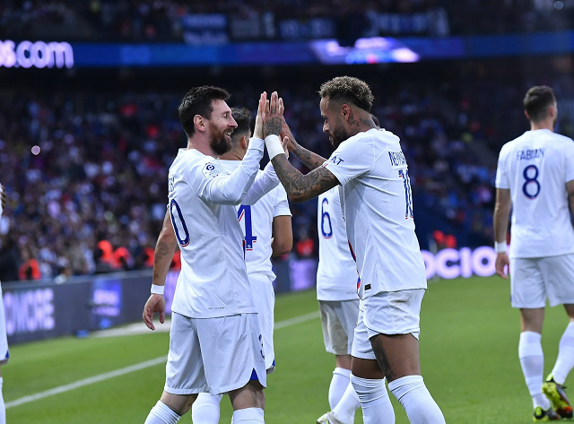 Neymar revela conversas com Messi e exalta amizade com craque argentino