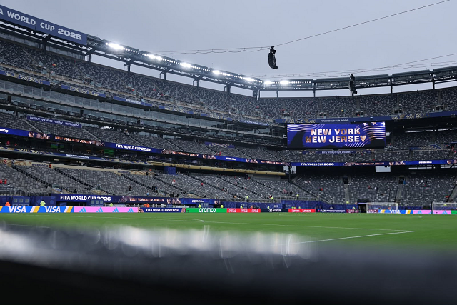 Críticas ao gramado do MetLife levantam debate sobre sede da final da Copa