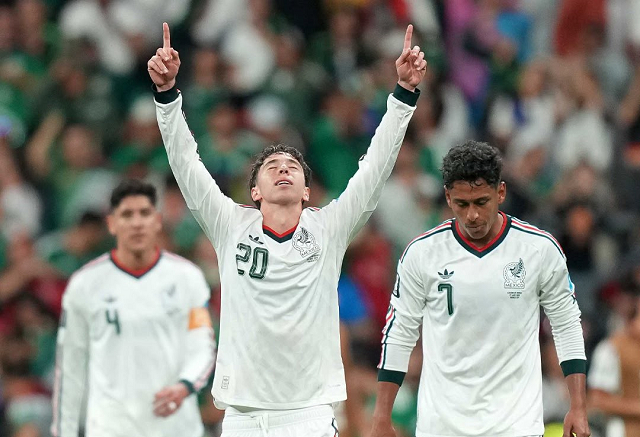 México faz 3 a 0 na Tchéquia, fecha grupo com 100% e sonha alto diante da torcida