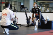 Neymar tem evolução confirmada, mas ainda é dúvida para estreia do Brasil