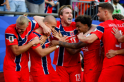 Haaland brilha com dois gols, Noruega vence o Iraque e estreia com vitória