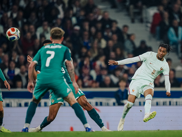 Olise marca três vezes, França vence Irlanda do Norte antes da copa