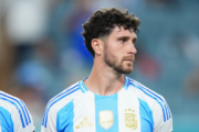Argentina convoca Marcos Senesi depois de corte por lesão