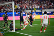 Turquia vence os Estados Unidos no fim, e se despede da Copa de cabeça erguida