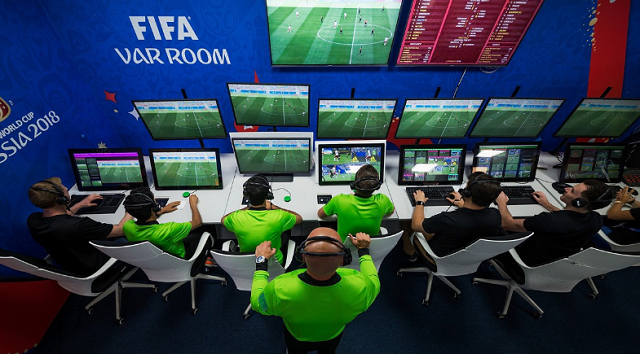 Fifa apresenta tecnologia para evitar bandeira de impedimento atrasada