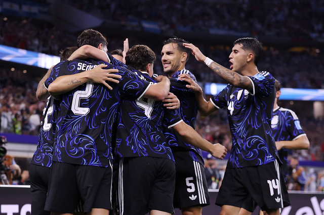 Argentina usará uniforme azul contra a Inglaterra em homenagem à Copa de 1986