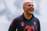 Holanda abre negociações com Arne Slot para substituir Ronald Koeman