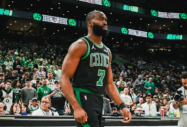 Celtics e 76ers fecham troca: Jaylen Brown vai para Philadelphia e Paul George chega a Boston