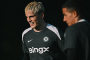 Aston Villa acerta contratação de Garnacho por empréstimo junto ao Chelsea