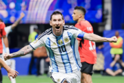 Argentina vira contra o Egito e garante vaga nas quartas da Copa