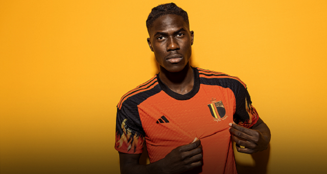 Lesão no ligamento cruzado tira estrela da Bélgica da Copa