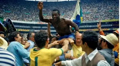 Pelé manteve um feito raro na história do futebol: nunca perdeu uma final internacional