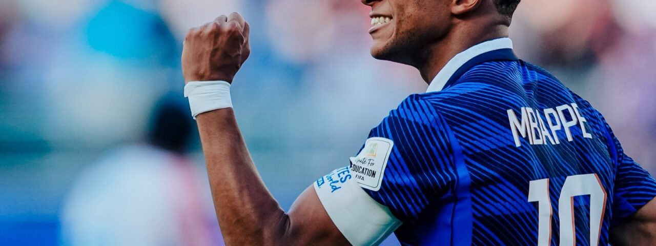 Mbappé decide, França bate o Paraguai e segue viva na Copa