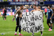 FIFA abre investigação contra a Argentina por faixa sobre as Ilhas Malvinas