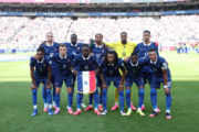 França e Marrocos duelam por vaga na semifinal; veja escalações e transmissão