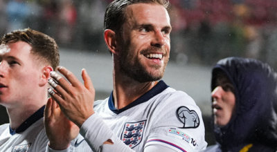Jordan Henderson sofre lesão inusitada durante comemoração