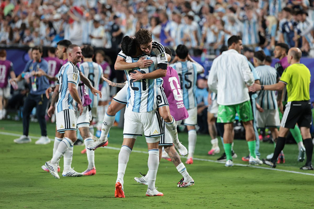 Argentina vence a Suíça na prorrogação e marca duelo com a Inglaterra na semifinal
