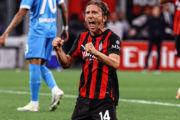 Modrić decide seguir jogando e acerta renovação com o Milan até 2027