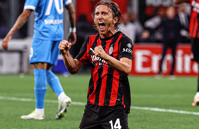 Modrić decide seguir jogando e acerta renovação com o Milan até 2027