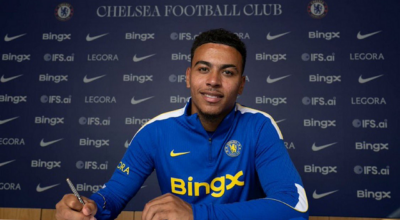 Chelsea anuncia Morgan Rogers em transferência recorde e reforça elenco de Xabi Alonso