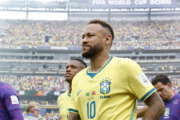 Neymar vive momento de incerteza na Seleção e no Santos