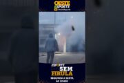 ABSURDO TOTAL! TORCEDORES ARMADOS ATACAM CT DO CORINTHIANS E APONTAM ARMA PARA IMPRENSA!