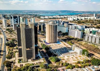 Capital brasileira fascina com arquitetura moderna e espaços verdes