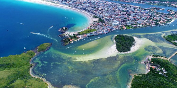 Cabo Frio - Essa cidade é um destino do Rio de Janeiro que encanta com praias de águas cristalinas e areia branca