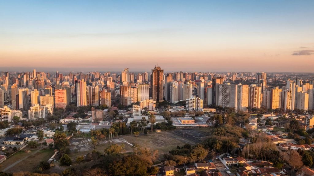 Todo brasileiro já sonhou em viver nessa cidade pela sua qualidade de vida e clima maravilhoso