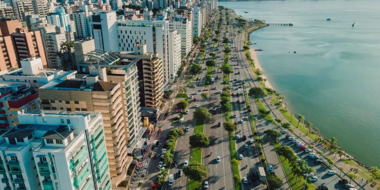 5 cidades brasileiras que estão bombando entre turistas internacionais
