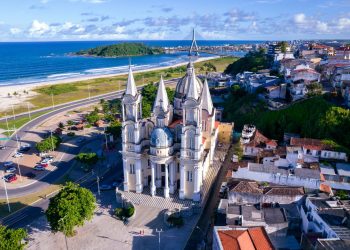 Essa cidade no litoral da Bahia encanta turistas com cenários de novela